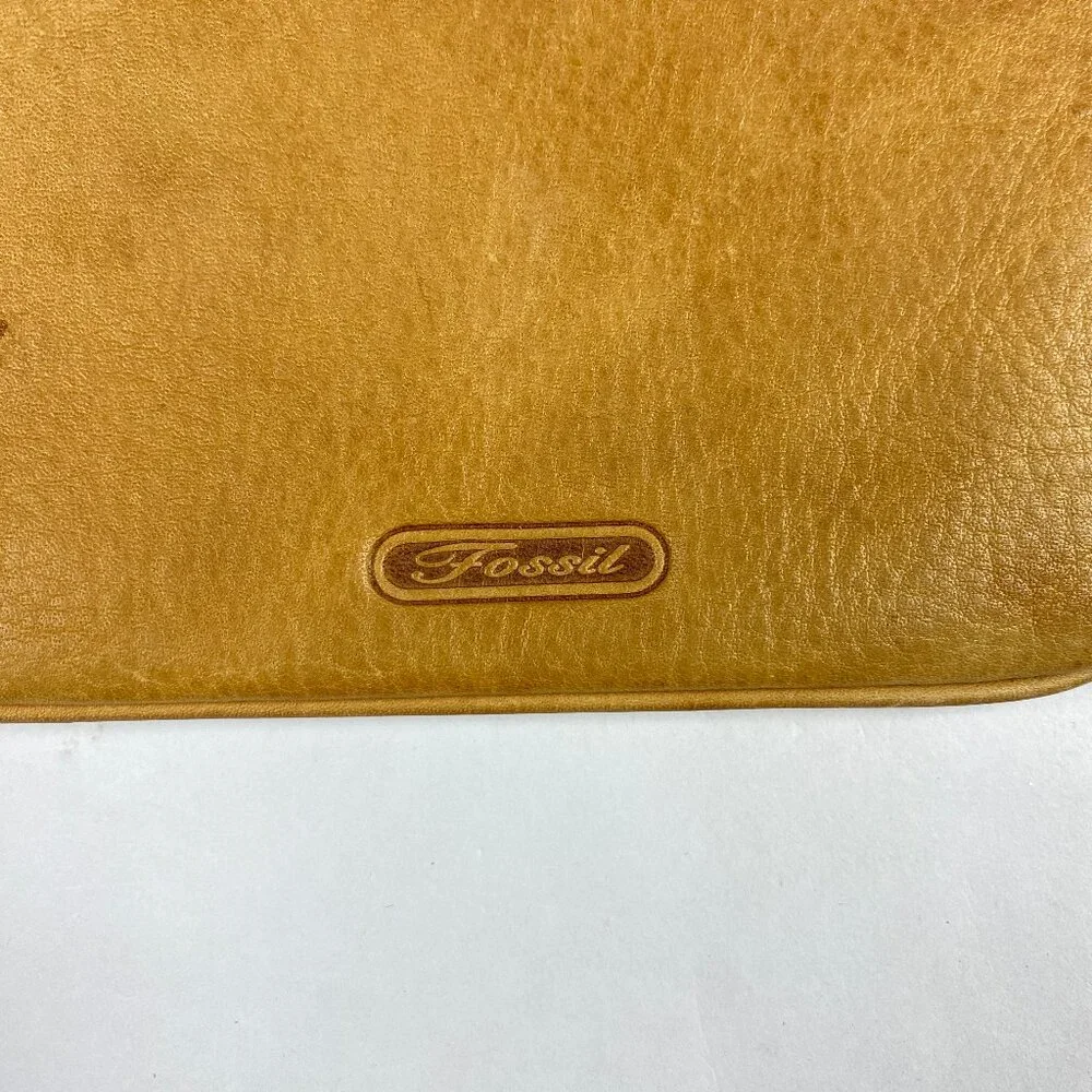 Fossil‎ Vintage Y2K Leather Embroidered Butterfly Wristlet Wallet